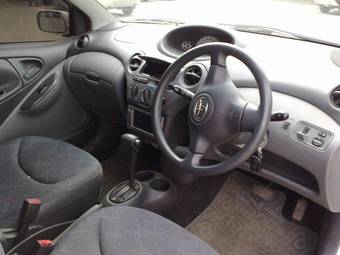 2002 Toyota Vitz Pictures