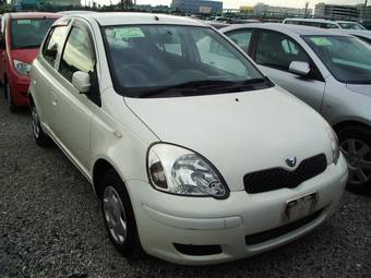 2002 Toyota Vitz Photos