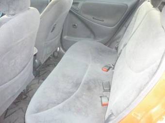 2002 Toyota Vitz Pictures