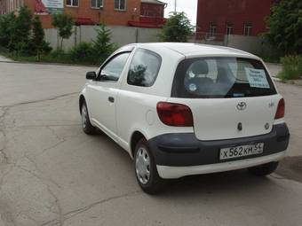 2002 Toyota Vitz Photos