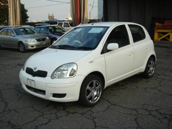 2002 Toyota Vitz Photos