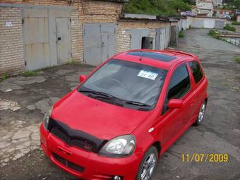 2002 Toyota Vitz Photos