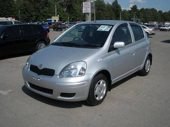 2002 Toyota Vitz Photos