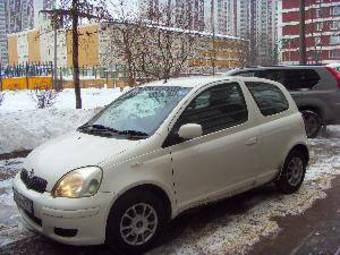 2002 Toyota Vitz Photos