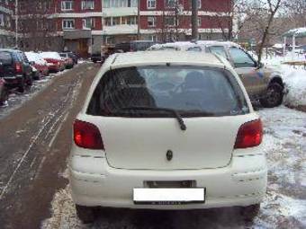 2002 Toyota Vitz Photos