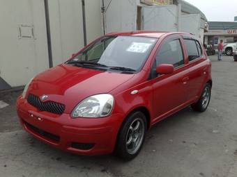 2002 Toyota Vitz Photos