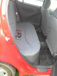 2002 Toyota Vitz Photos
