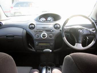 2002 Toyota Vitz Pictures