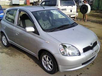 2002 Toyota Vitz Photos