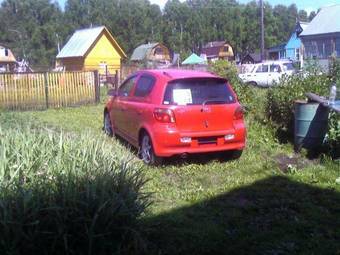 2002 Toyota Vitz Photos