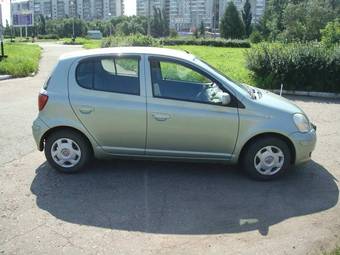 2002 Toyota Vitz Pictures