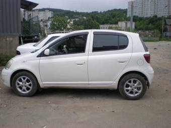 2002 Toyota Vitz Pictures