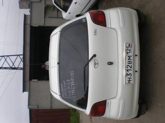 2002 Toyota Vitz Photos