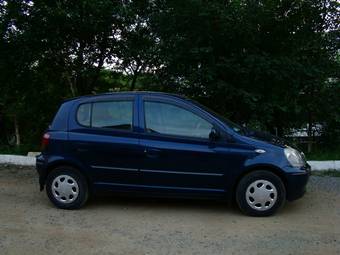 2002 Toyota Vitz Pics