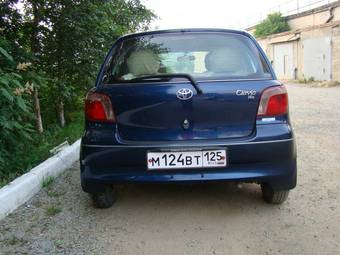 2002 Toyota Vitz Pictures