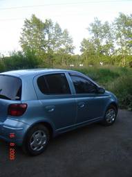 2002 Toyota Vitz Photos