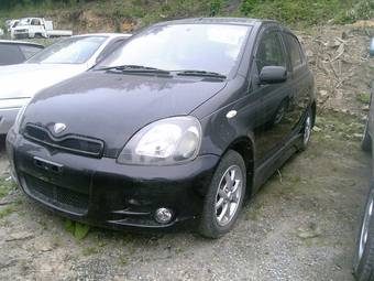 2002 Toyota Vitz Photos