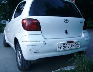 2002 Toyota Vitz Photos