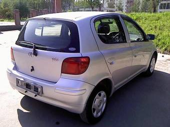 2002 Toyota Vitz Photos