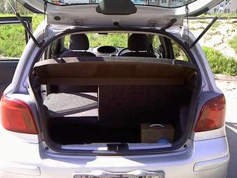 2002 Toyota Vitz Images