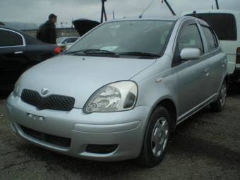 2002 Toyota Vitz Photos