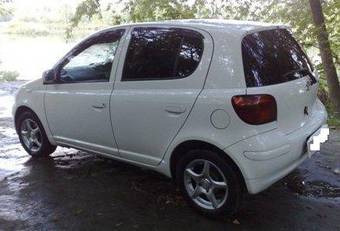 2002 Toyota Vitz Photos