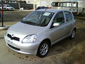 2002 Toyota Vitz Pics