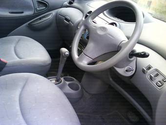 2002 Toyota Vitz Pictures