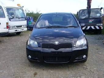 2002 Toyota Vitz Photos