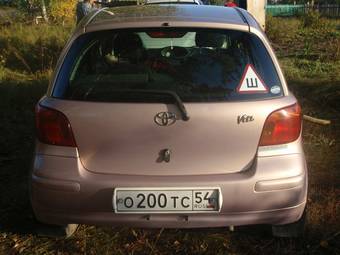 2002 Toyota Vitz Photos