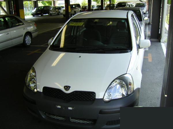 2003 Toyota Vitz