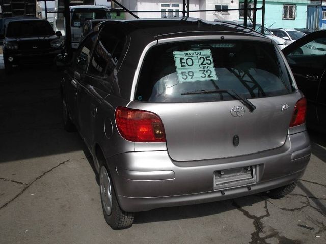 2003 Toyota Vitz