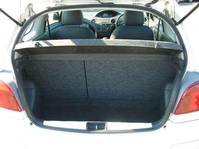 2003 Toyota Vitz