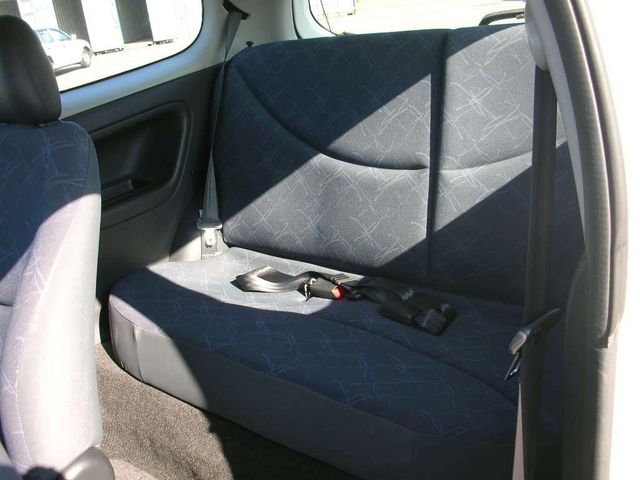 2003 Toyota Vitz