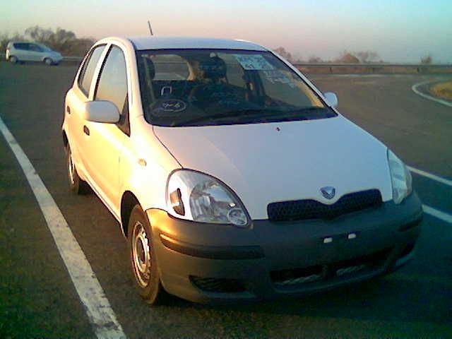 2003 Toyota Vitz