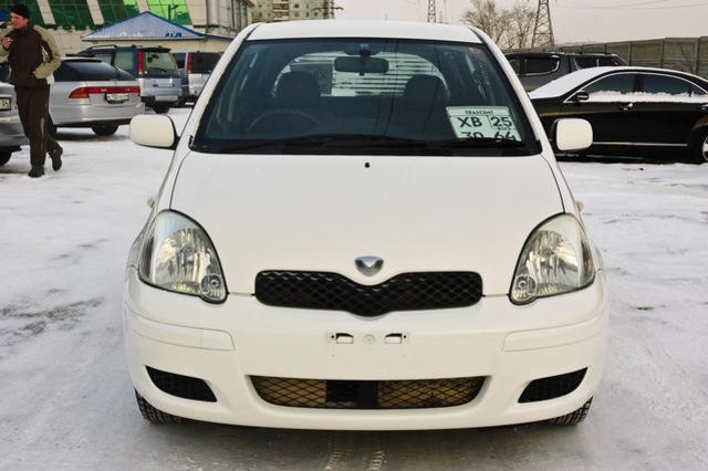 2003 Toyota Vitz