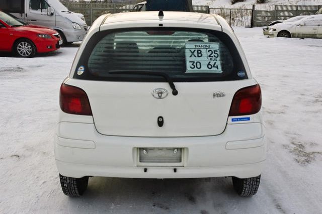 2003 Toyota Vitz