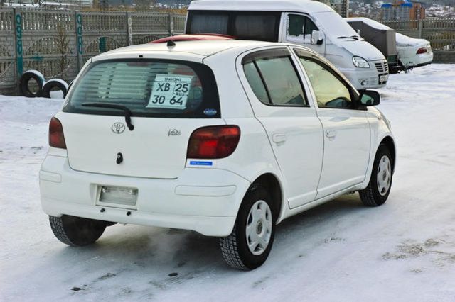 2003 Toyota Vitz