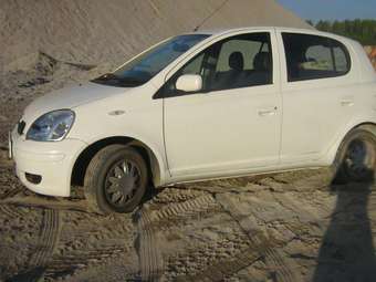 2003 Toyota Vitz