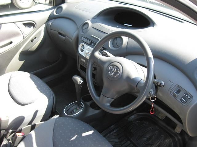 2003 Toyota Vitz