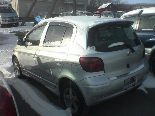 2003 Toyota Vitz