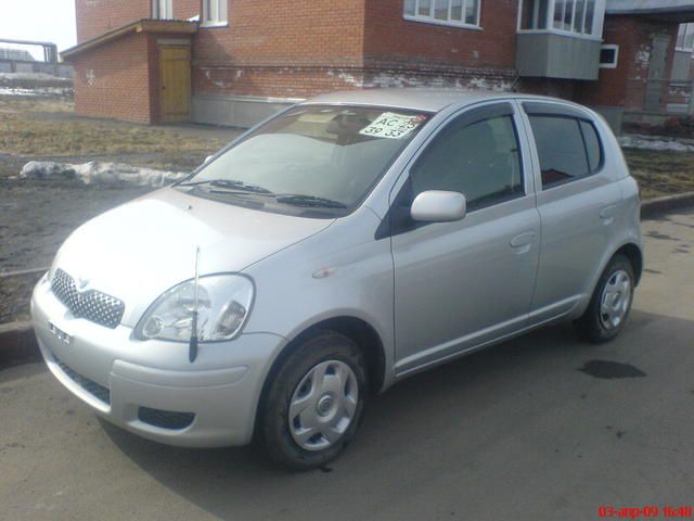 2003 Toyota Vitz