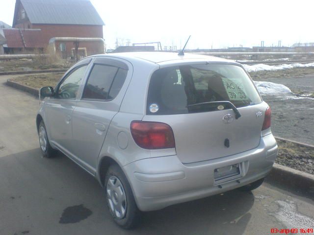 2003 Toyota Vitz