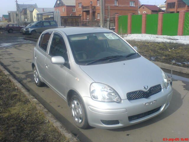 2003 Toyota Vitz