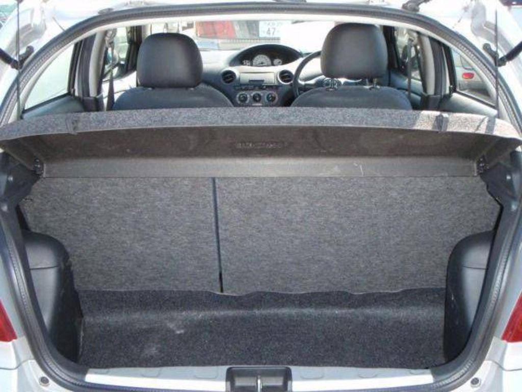 2003 Toyota Vitz