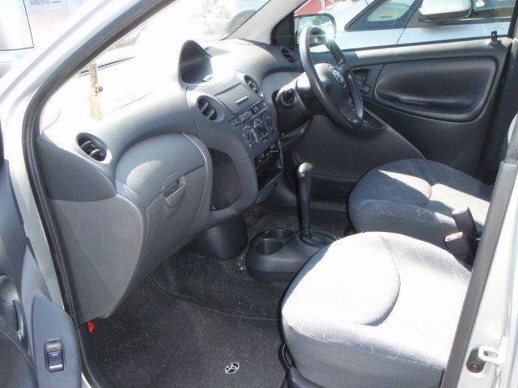 2003 Toyota Vitz