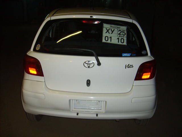 2003 Toyota Vitz