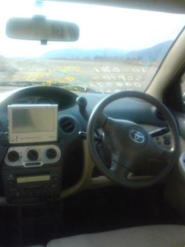 2003 Toyota Vitz