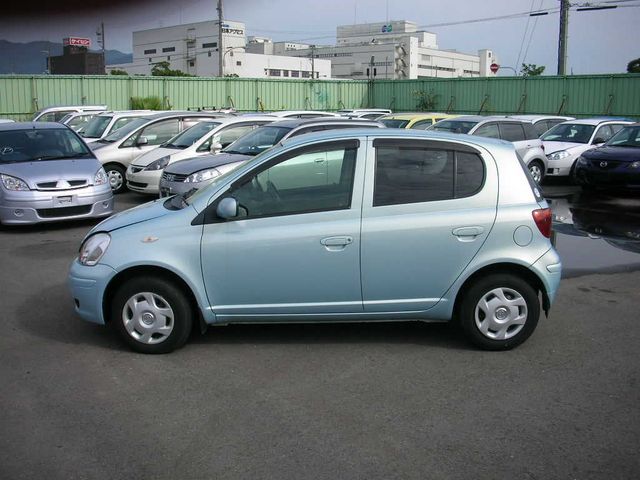 2003 Toyota Vitz