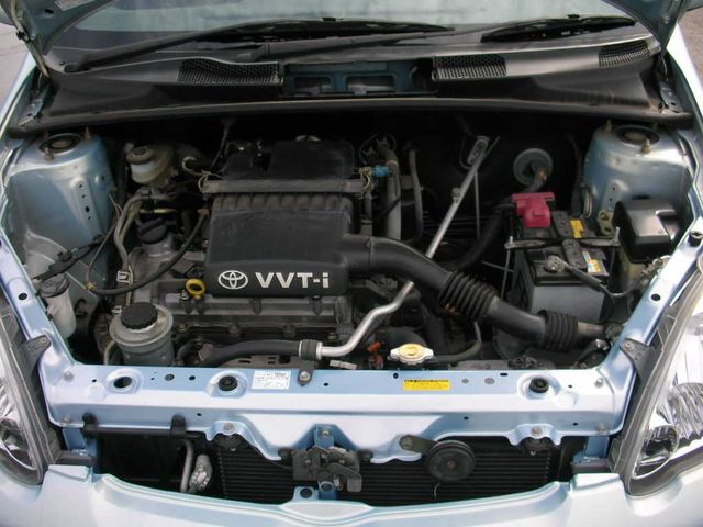 2003 Toyota Vitz